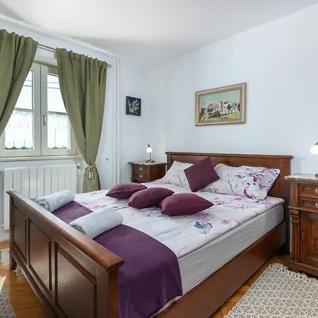 Lenoir Holiday home *